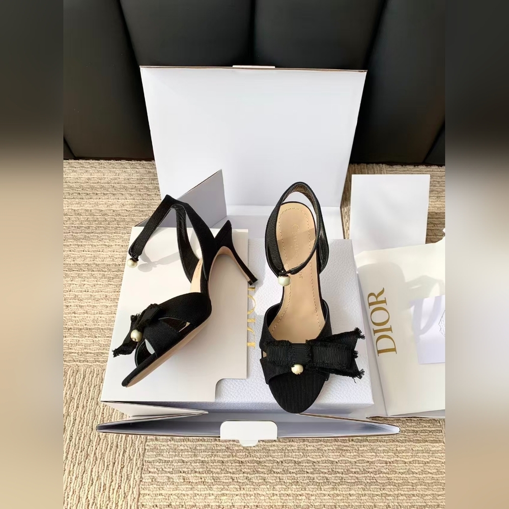 The Adiorable heeled sandal, fresh addition to the Cruise 2025 collection, embod - Picture 5 of 8